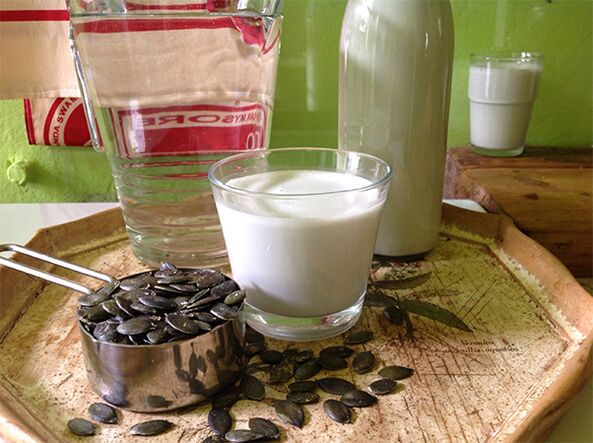 Milch mit Kürbiskernen gegen Würmer